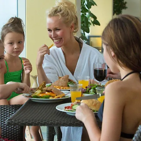 بيت للعطل 6 Person On A In Romo