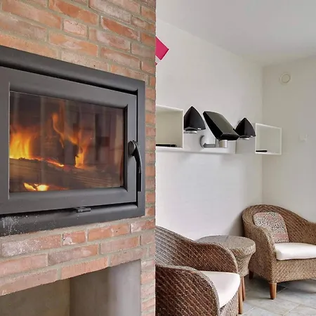 度假居 6 Person On A In Romo