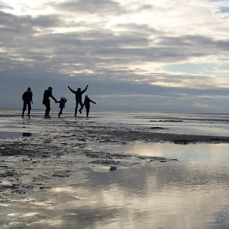 度假居 6 Person On A In Romo *