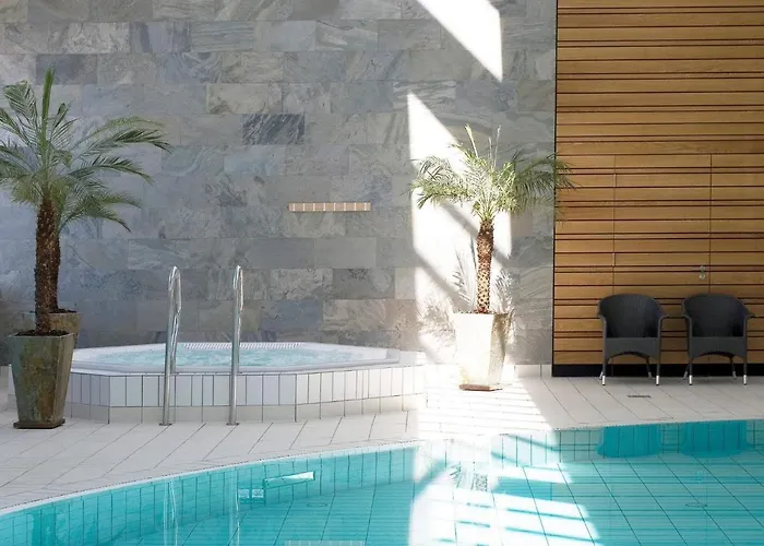 6 Person On A In Romo Nyaraló