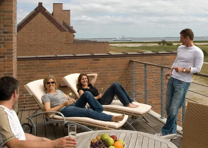 6 Person On A In Romo