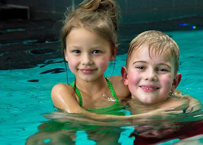 6 Person On A In Romo Nyaraló *