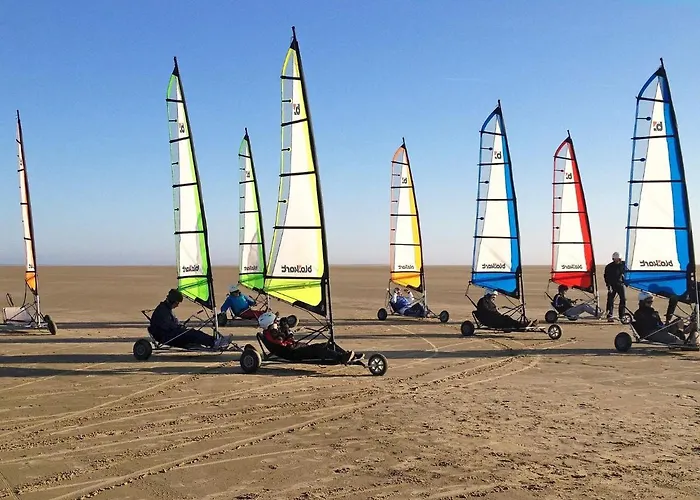 6 Person On A In Romo Nyaraló