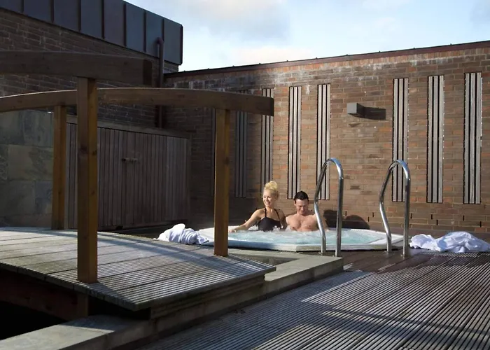 6 Person On A In Romo Nyaraló