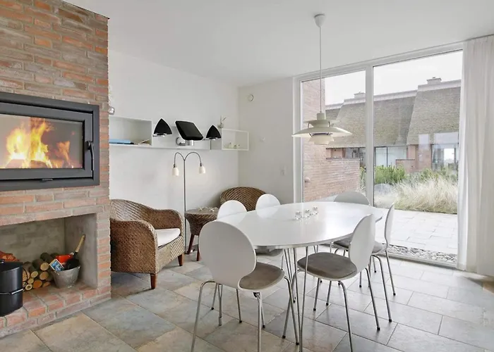 6 Person On A In Romo *