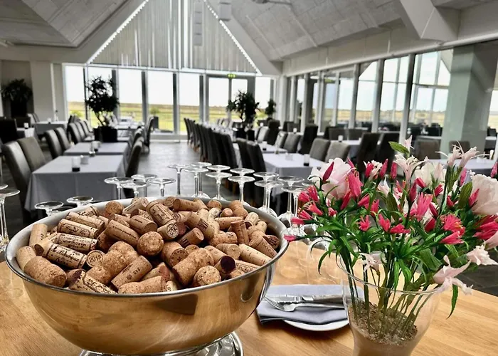 6 Person On A In Romo *